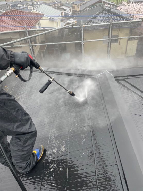 高圧洗浄　コロニアル瓦大屋根