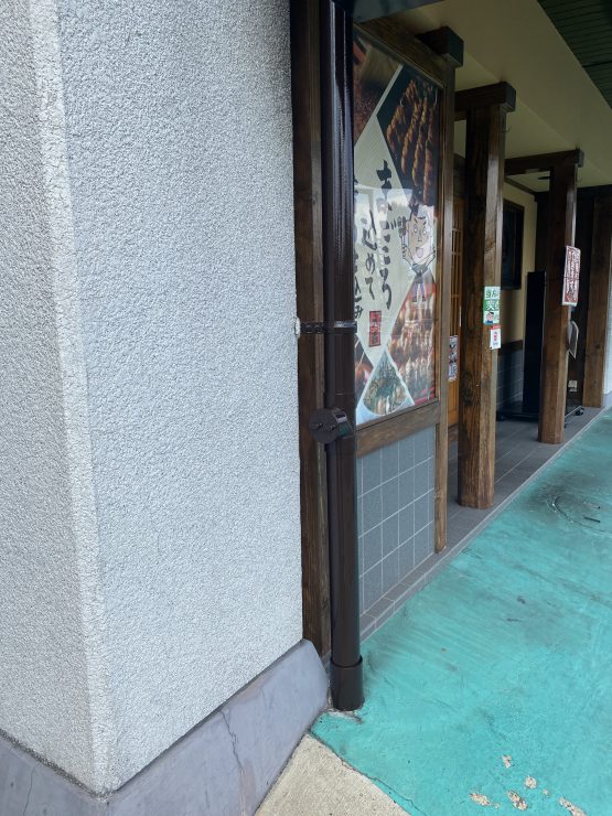 別角度。お店の雰囲気に合っていていい感じ